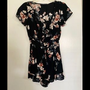 Floral romper with tie front
